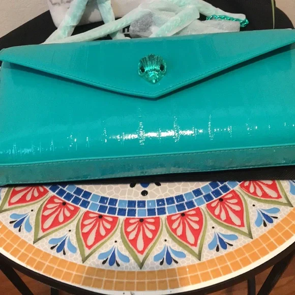 Kurt Geiger Landon Shoreditch Leather Envelope Clutch
KURT GEIGER LONDON - Picture 5 of 16